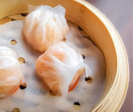 Har gow: crystal shrimp dumplings (虾饺)