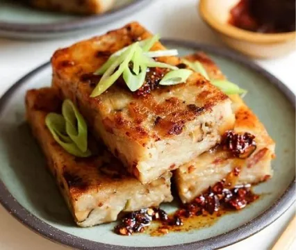 Lo Bak Go: TURNIP CAKE (萝卜糕)