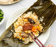 Lo Mai Gai (糯米鸡)