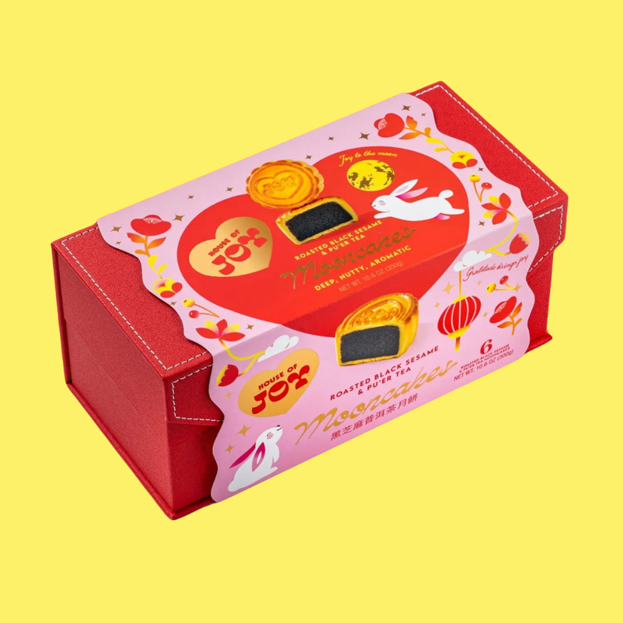Roasted Black Sesame & Pu'er Tea Mooncake