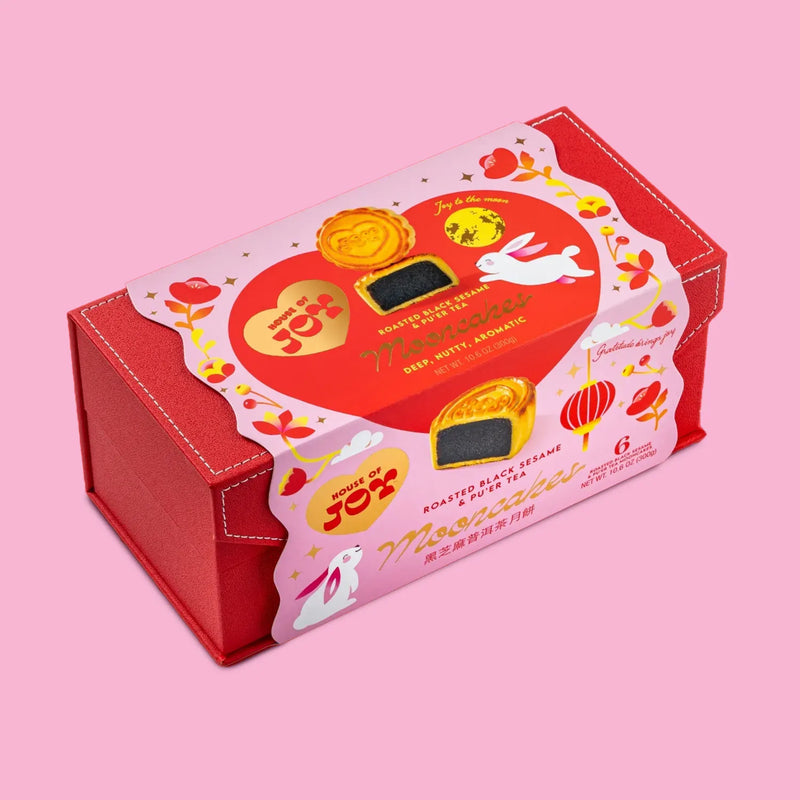 Roasted Black Sesame & Pu'er Tea Mooncake